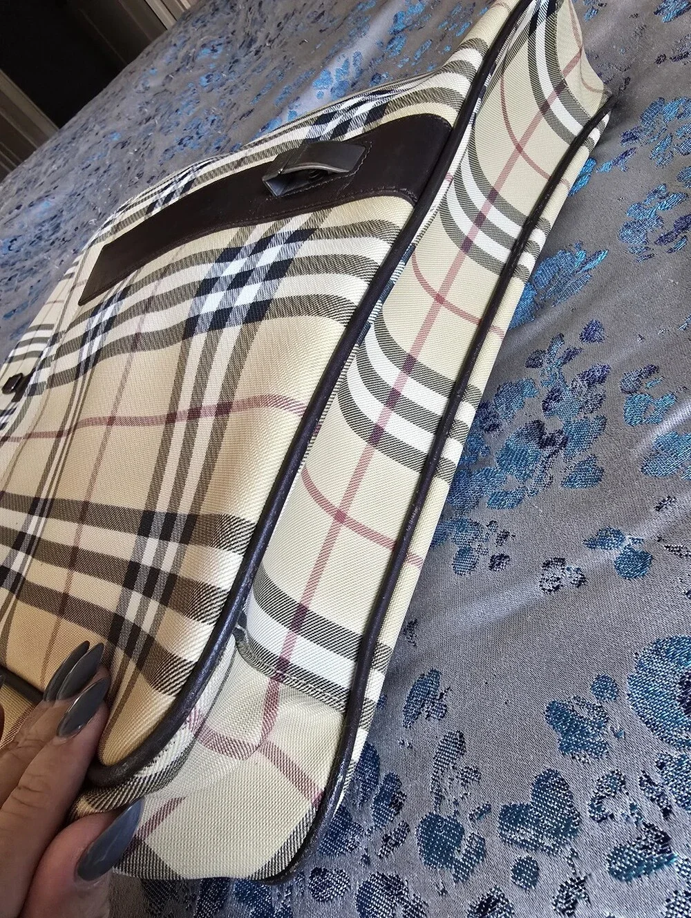 Authentic Burberry Classic Plaid Men's Messenger Bag in Beige